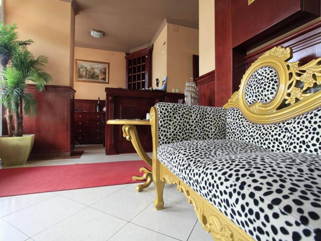 Pasha Garni Hotel Laktaši エクステリア 写真