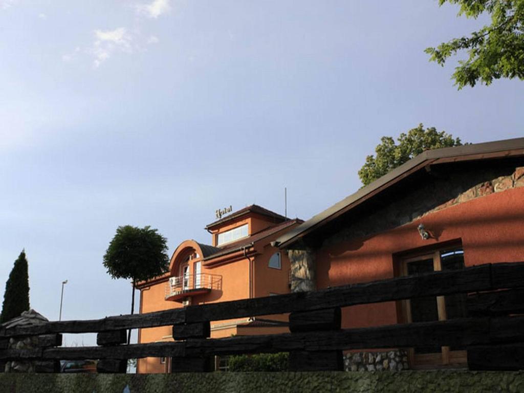 Pasha Garni Hotel Laktaši エクステリア 写真