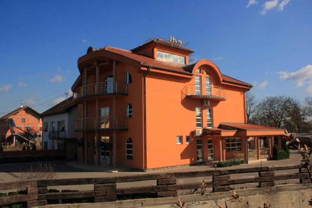 Pasha Garni Hotel Laktaši エクステリア 写真
